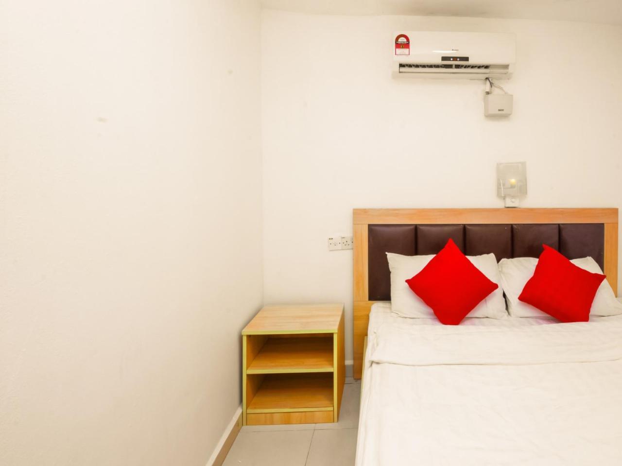 Hotel By The River Malacca Bagian luar foto