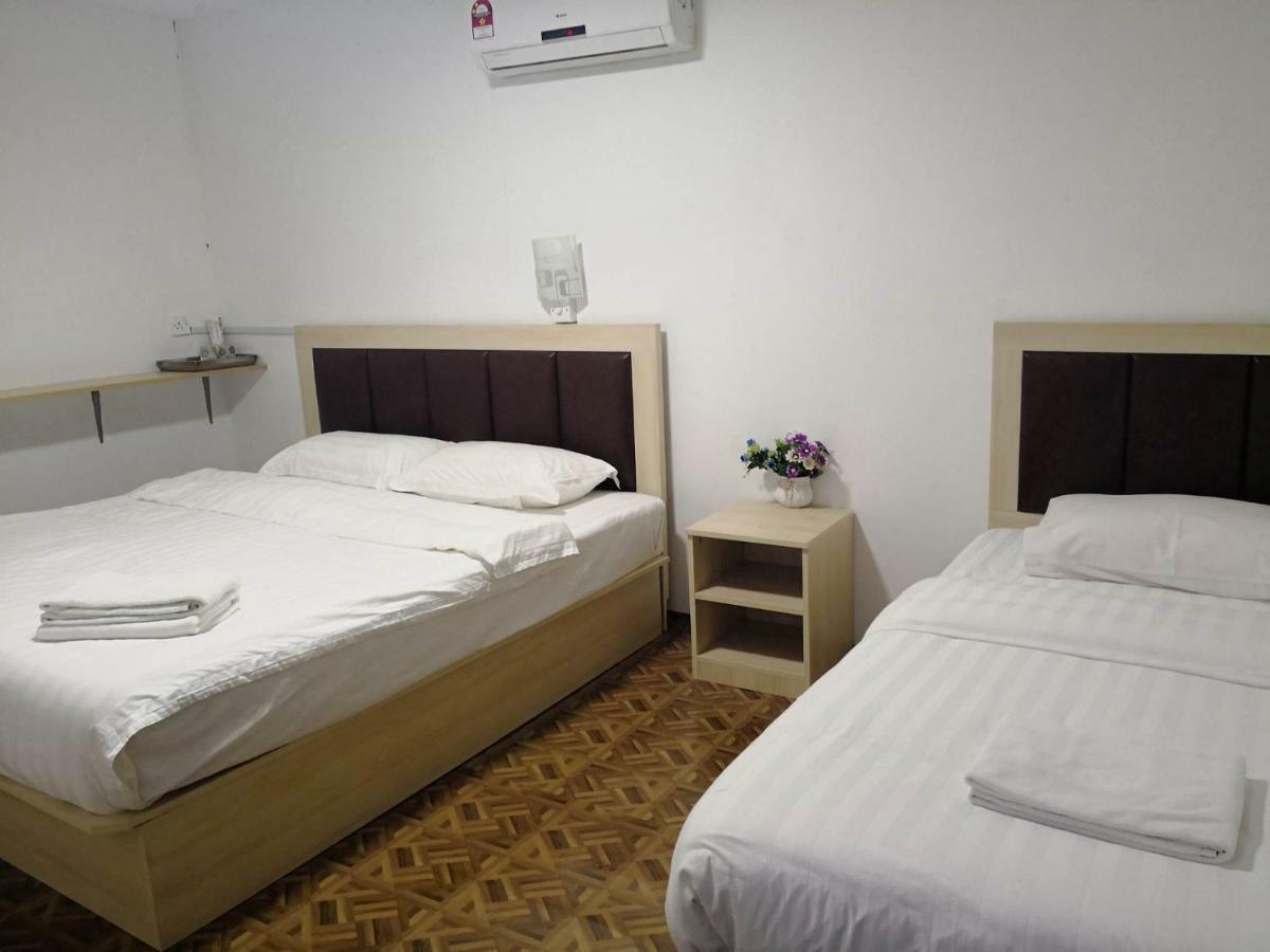 Hotel By The River Malacca Bagian luar foto