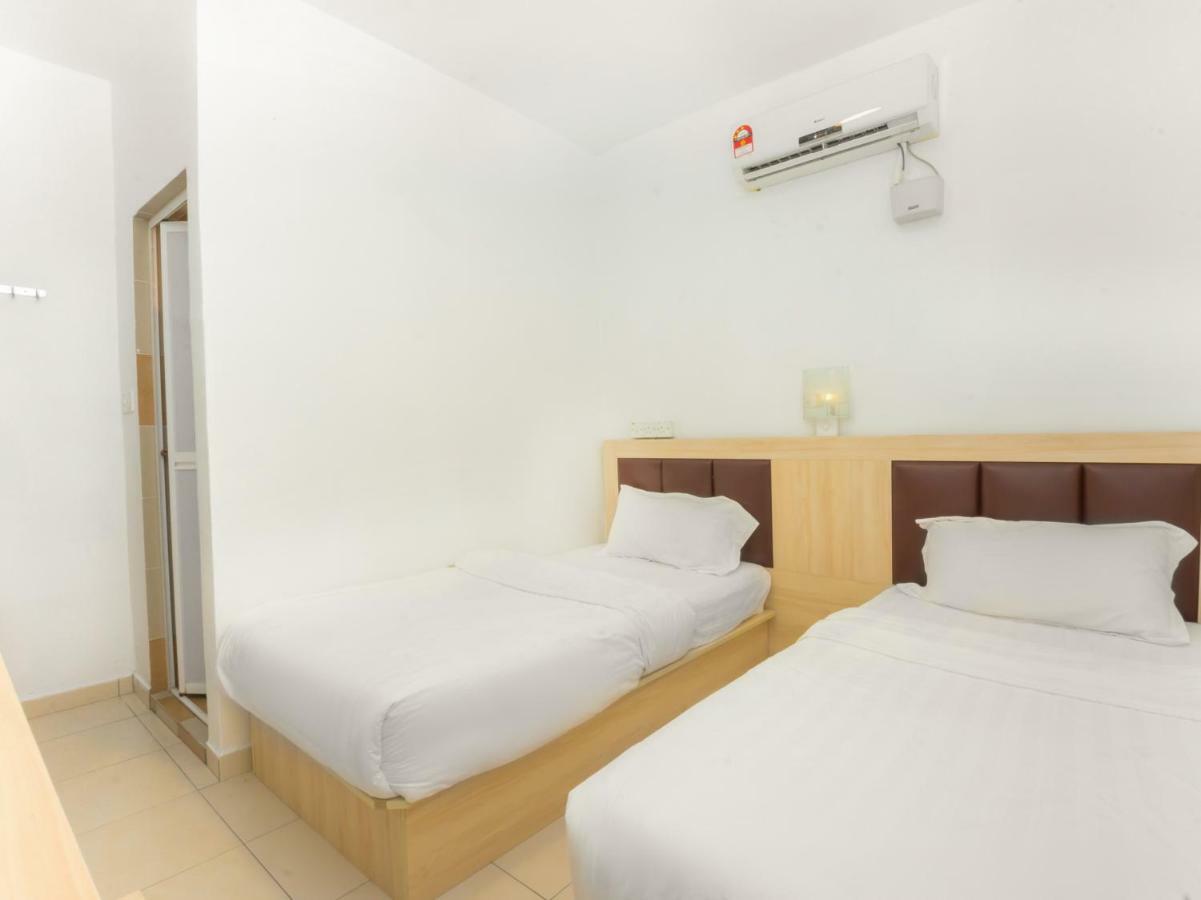 Hotel By The River Malacca Bagian luar foto