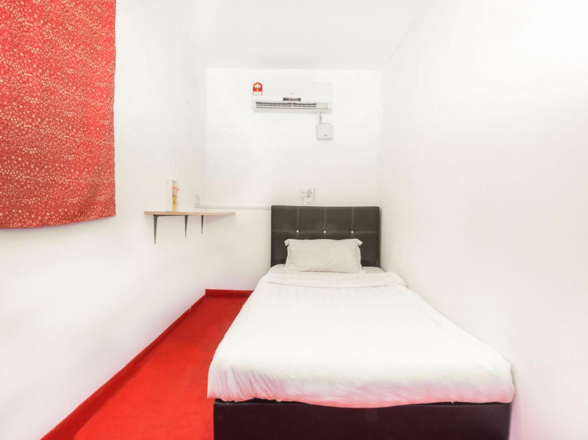 Hotel By The River Malacca Bagian luar foto