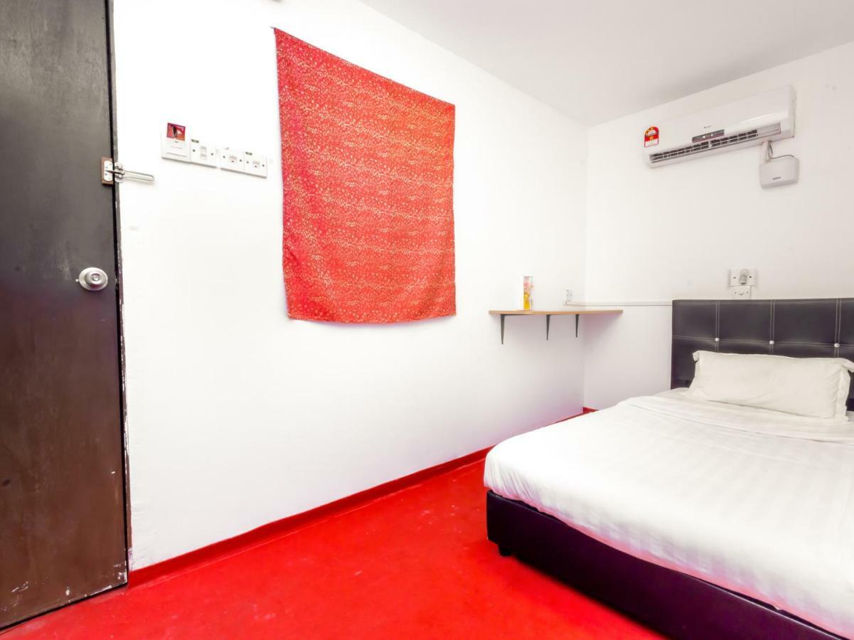 Hotel By The River Malacca Bagian luar foto